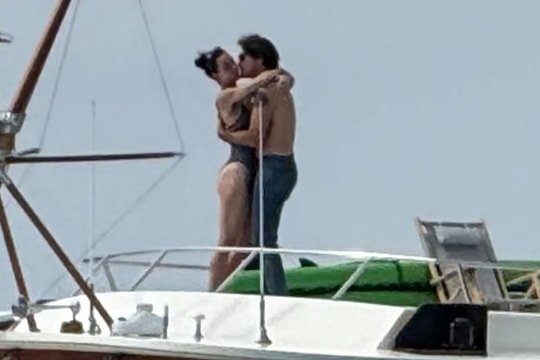 Phản ứng của Katy Perry sau nụ hôn với cựu Thủ tướng Canada