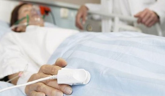 Cô gái 20 tuổi hoại tử ngón chân vì thường xuyên uống thứ nước "vạn người mê"