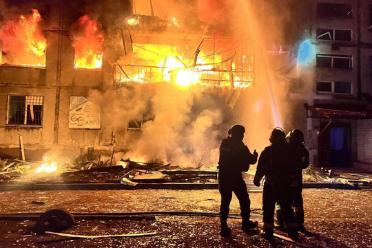 Ukraine cáo buộc Nga tập kích quy mô lớn vào Kharkiv bằng bom dẫn đường