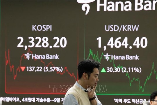 Bất ổn chính trị và thương mại lại đẩy chứng khoán châu Á lao dốc