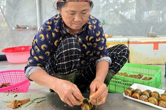 Nghề lạ mà quen ở nông thôn, có thể kiếm đến nửa triệu đồng mỗi ngày