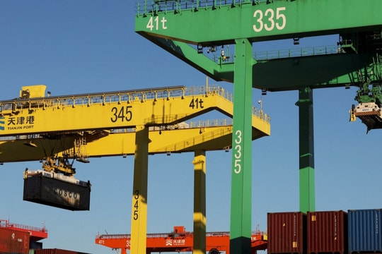 Trung Quốc bắt đầu thu phí cảng với tàu Mỹ