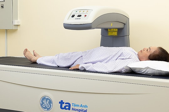 Vì sao người cao tuổi nên tầm soát loãng xương?