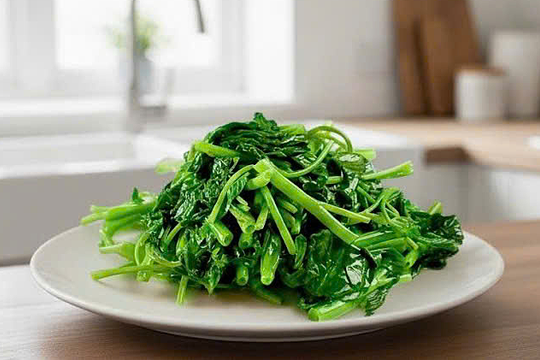 Vì sao nên ăn rau xanh ít nhất hai bữa mỗi ngày?