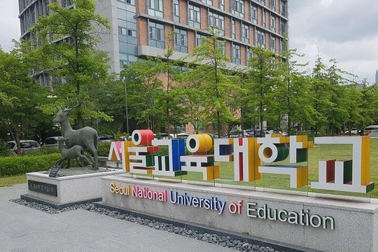 Sinh viên Hàn Quốc ồ ạt rời bỏ trường Sư phạm