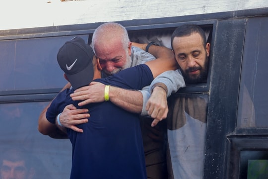 Nước mắt ngày tự do của những tù nhân Palestine