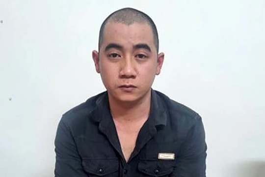 Người lái ôtô tông đối thủ, lao vào quán nhậu bị bắt