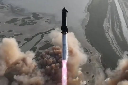 Tên lửa Starship thành công trong lần bay thử thứ 11