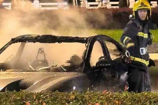 Xe điện Xiaomi bị nghi kẹt cửa khiến tài xế chết cháy