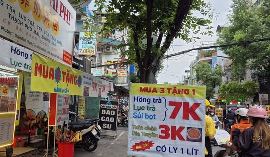 Các chuỗi trà sữa 7.000 - 10.000 đồng/ly xuất hiện dày đặc trên nhiều tuyến đường ở TP HCM