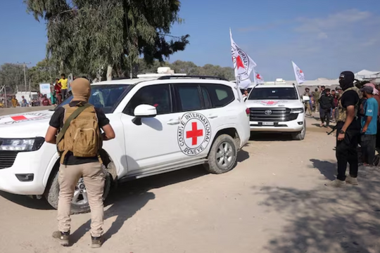 Hamas trao trả thêm thi thể 4 con tin