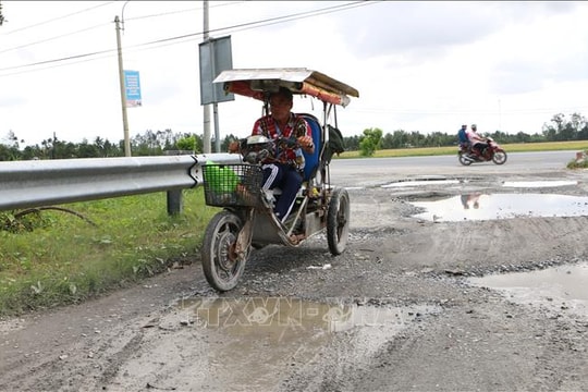 Cần Thơ: Cần sớm khắc phục đường nối tỉnh lộ 931B và Quốc lộ 61C đang xuống cấp