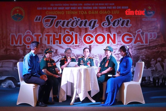 Những ‘bông hồng thép’ của Trường Sơn