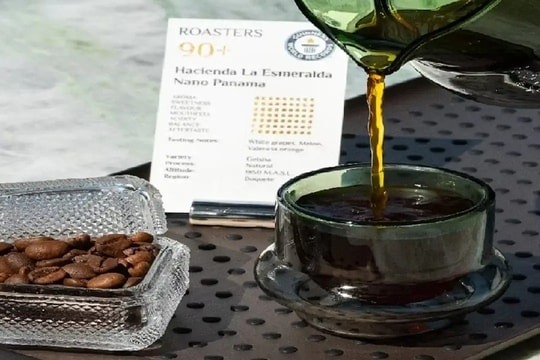 Cốc cà phê 680 USD lập kỷ lục đắt nhất thế giới