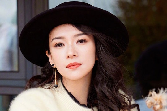 Chương Tử Di khóc khi con gái khích lệ tìm người bầu bạn