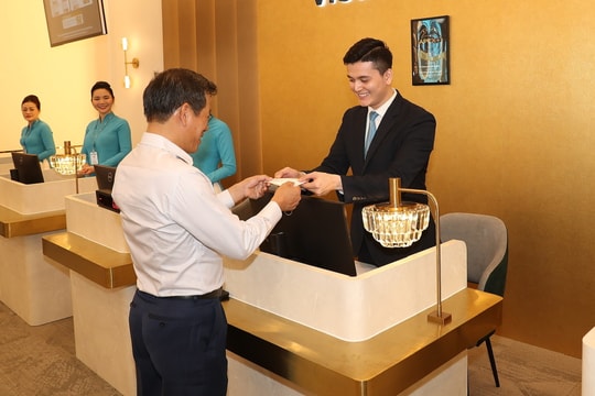 Hàng không Việt mở mô hình check-in trong phòng chờ thương gia