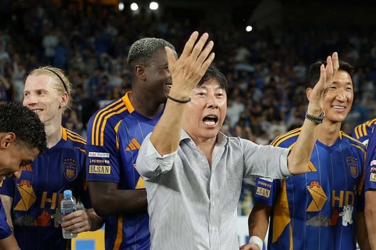 HLV Shin Tae-yong tức giận vì bị tố đánh, chửi cầu thủ Hàn Quốc