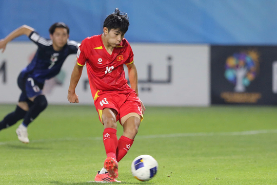 Cầu thủ Việt Nam lọt top 60 tài năng trẻ thế giới