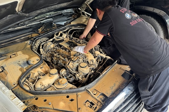 Mẹo phát hiện xe từng ngập nước dù đã được 'lột xác'