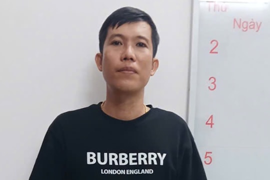 Đôi nhân tình bị cáo buộc hành hạ nhóm trẻ 'diễn xiếc phun lửa'