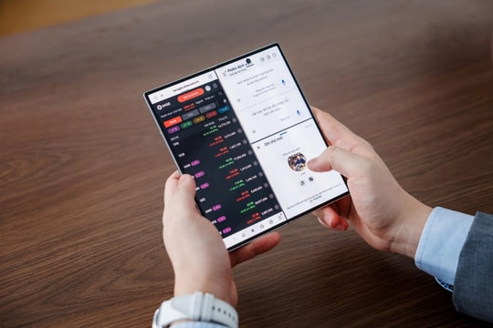 Galaxy Z Fold7 ghi điểm nhờ cải tiến thiết kế và AI