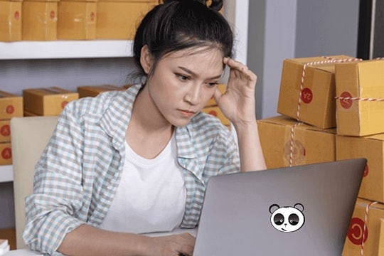 Tôi hủy đơn vì khách mua hàng online đòi shipper 'gửi nhà kế bên'