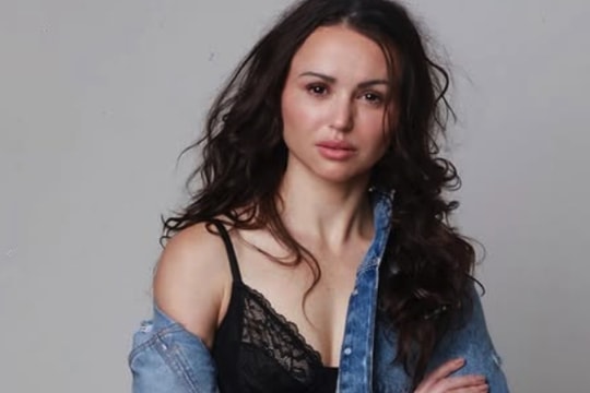 Người mẫu Brazil và con gái tử vong ở nhà riêng