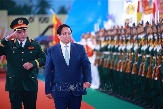 Thủ tướng Phạm Minh Chính dự Lễ kỷ niệm 80 năm Ngày truyền thống Lực lượng vũ trang Quân khu 5