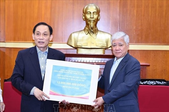 Hơn 1.000 tỷ đồng gửi tới Ban Vận động Cứu trợ Trung ương để ủng hộ đồng bào bị thiên tai, bão lũ