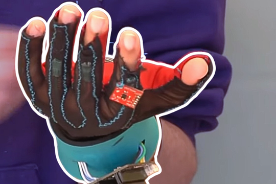 Găng tay thông minh giúp kết nối thế giới người khiếm thính