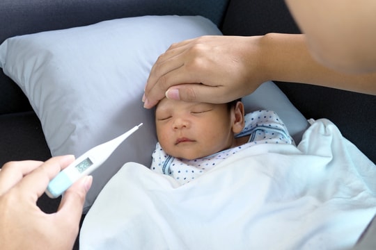 6 bệnh truyền nhiễm dễ gặp ở trẻ dưới hai tuổi