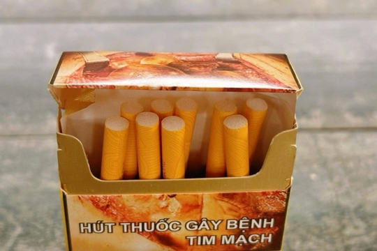 Khó có con sau 15 năm hút thuốc lá