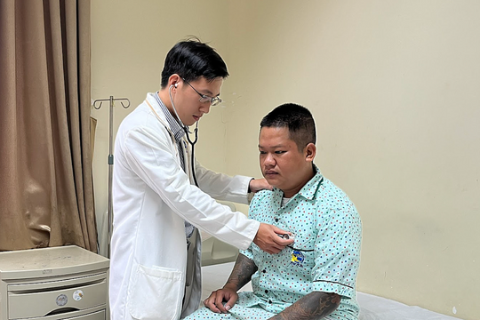 Nam thanh niên đột quỵ khi đang đá bóng