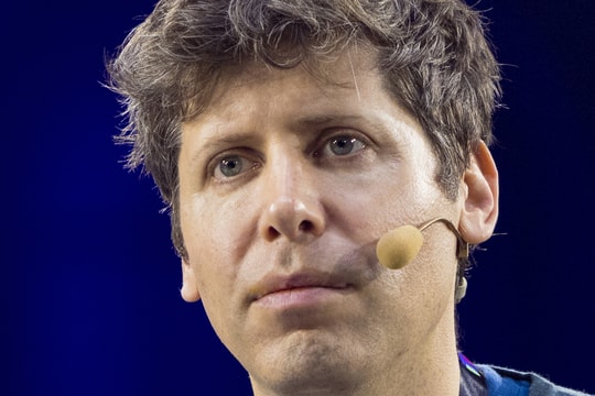 OpenAI bị chỉ trích vì đưa nội dung khiêu dâm vào ChatGPT