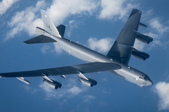 Oanh tạc cơ B-52 Mỹ quần thảo ngoài khơi Venezuela