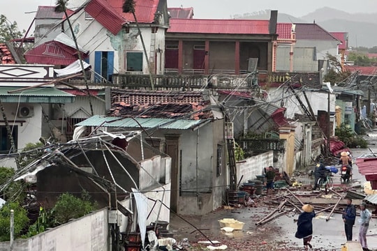 Biển Đông còn khoảng ba cơn bão, áp thấp nhiệt đới