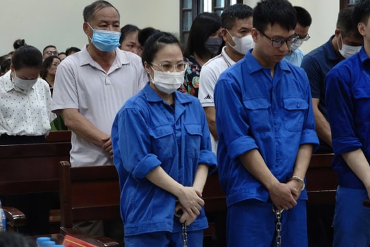 Cựu cán bộ hải quan nhận hơn 4,3 tỷ đồng hối lộ bị tuyên 8 năm tù