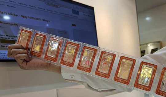 Giá bạc hôm nay 16-10: Lên mức cao chưa từng có