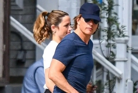 Tom Cruise chia tay tình trẻ kém 26 tuổi