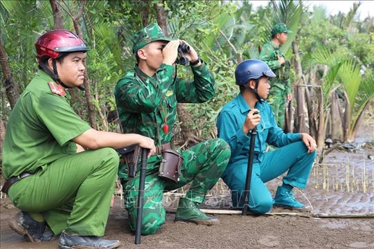 Nỗ lực đấu tranh với buôn lậu mùa lũ