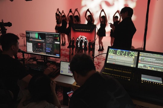 Thực tế nghiệt ngã của 'cỗ máy sản sinh thần tượng' mới ở Trung Quốc