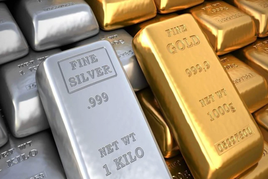 Cảnh báo lớn sau khi bạc vượt vàng trong cuộc đua tăng giá năm 2025