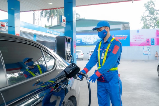 Thuế môi trường với xăng dầu tiếp tục giảm hết 2026