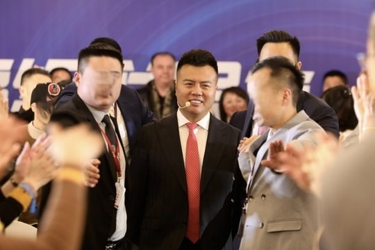 Chiêu trò phông bạt của 'bậc thầy dạy làm giàu' Trung Quốc