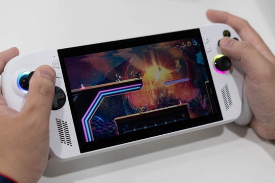 ROG Xbox Ally - máy chơi game Xbox cầm tay của Asus