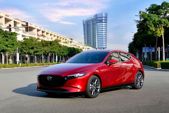 Sedan cỡ C tháng 9: cả phân khúc bán chưa tới 500 xe