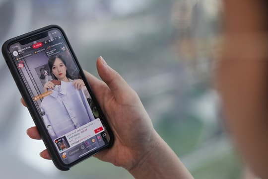 Phát thải CO2 tỷ lệ thuận cùng số hộ gia đình có Internet