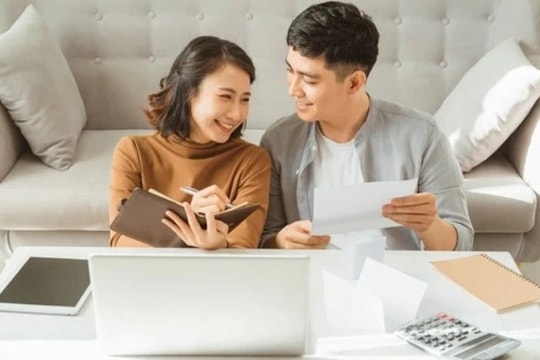 Vợ tôi lương 40 triệu nên lo hết tiền nhà, tiền học cho con