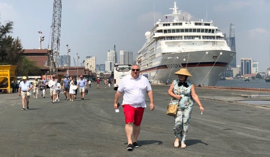 Dịp Tết, hàng ngàn khách tàu biển quốc tế tới "xông đất"