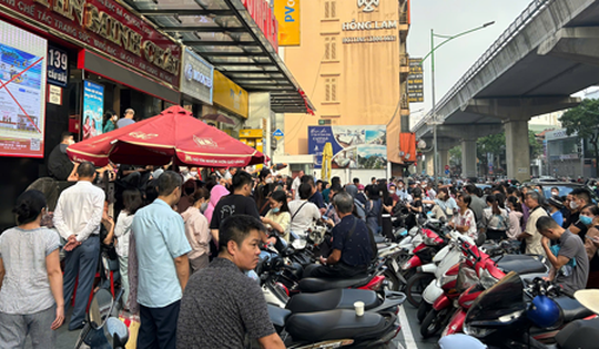 Mở sàn giao dịch vàng để ổn định thị trường